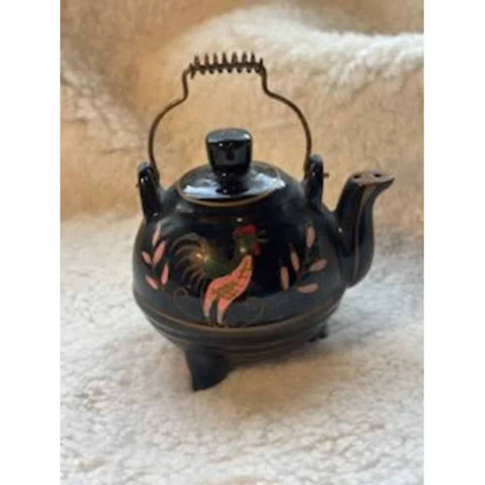Vintage Japanese redware saltshaker